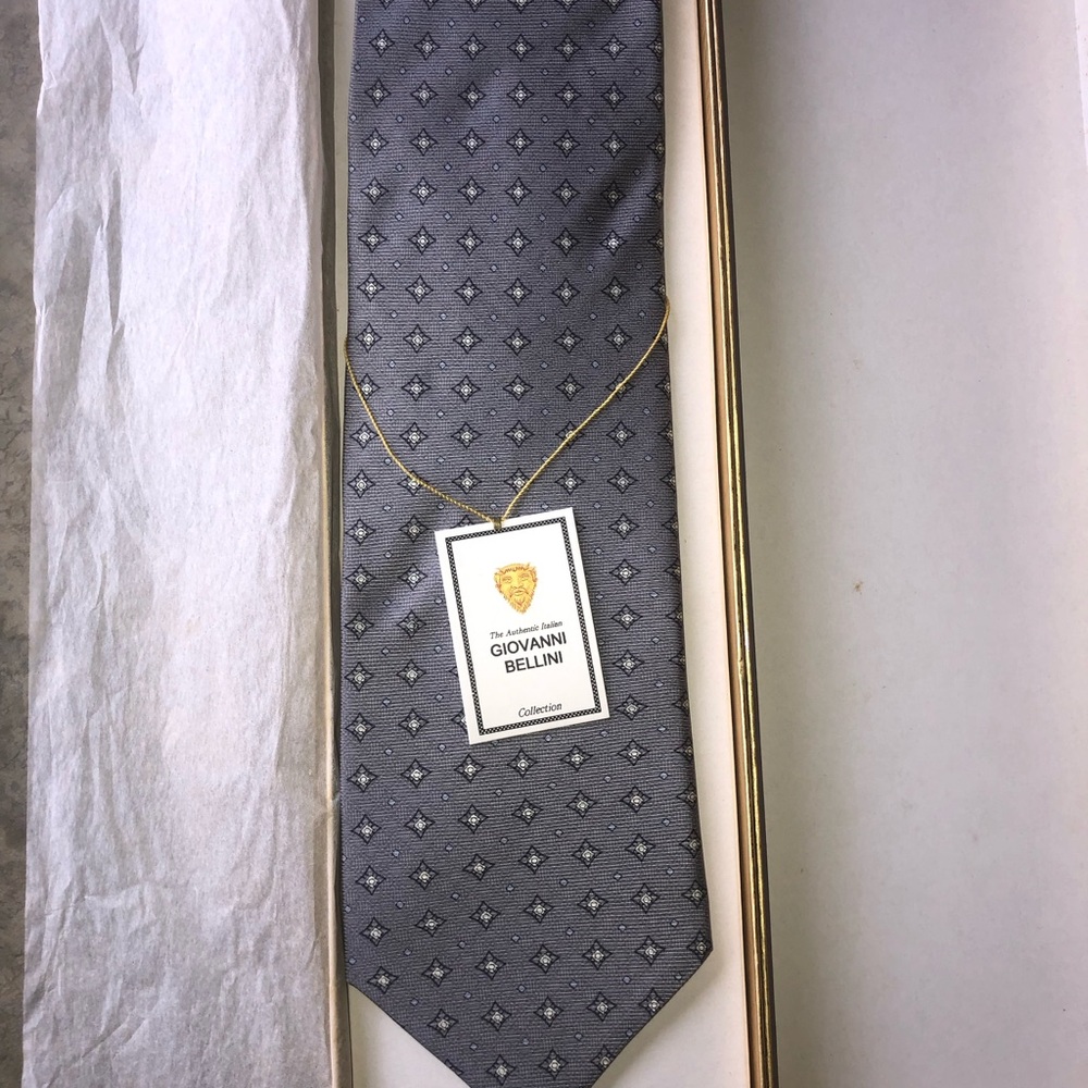 Gray Geometric Pattern Tie in Gift Box
